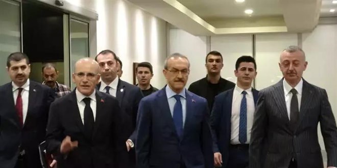 Bakan Şimşek, Kocaeli'de iş insanlarıyla buluştu