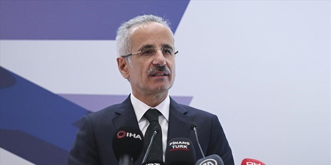 'Çocuklarımızı internet dünyasında yalnız bırakmayalım'