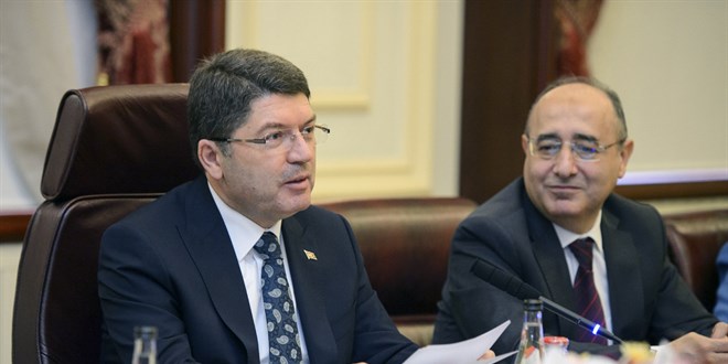 Bakan Tunç'tan Cezayir Adalet Bakanı Tabbi'ye FETÖ teşükkürü