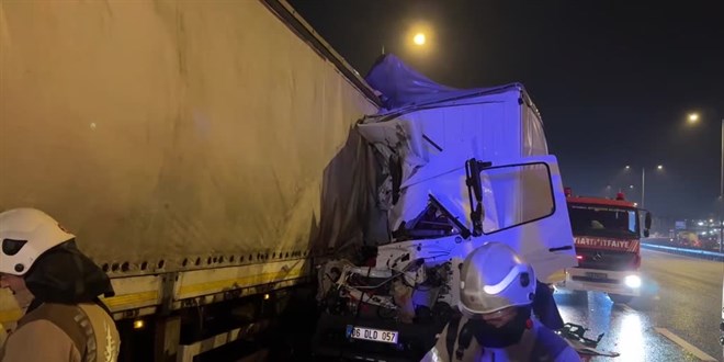 Kuzey Marmara Otoyolu'ndaki tır kazasında 1 kişi öldü