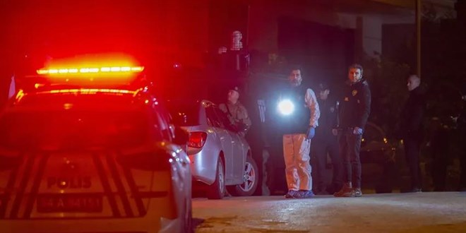 Kimlik soran polislere ateş açtılar