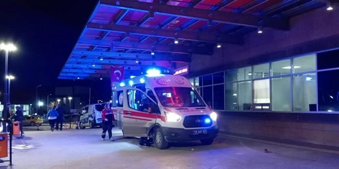 Doktorla tartışan alkollü şahıs kendini bıçakladı