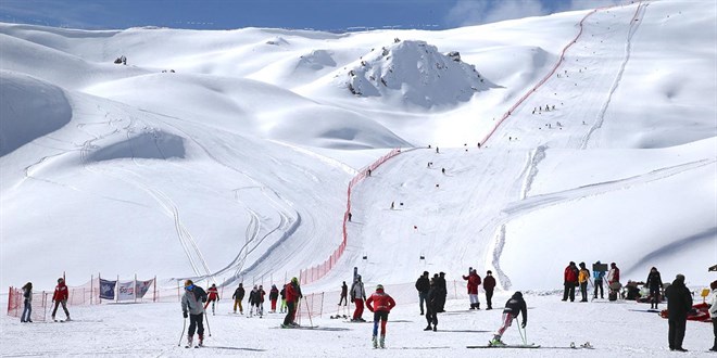 Kayak merkezlerinde son durum: Hakkari'de 168 santimetre lld