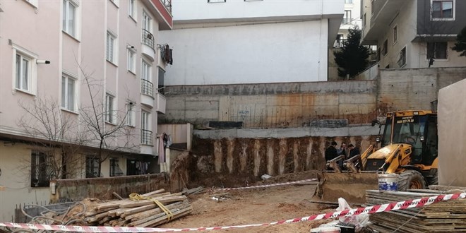 Sancaktepe'de göçük altında kalan işçi yaşamını yitirdi
