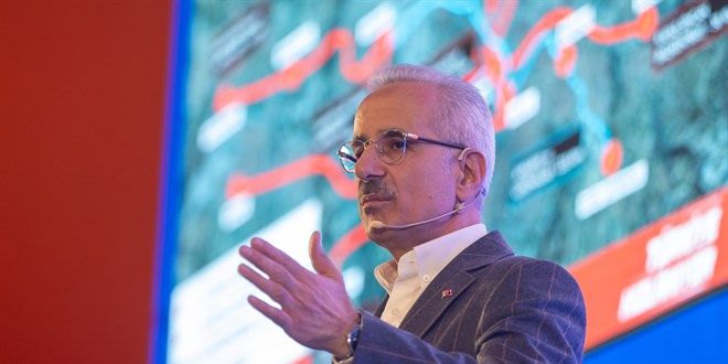 Bakan Uraloğlu: Haberleşmede hedef birinci etapta 5G'ye geçmek, ikincisi 6G