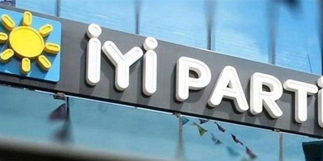 İYİ Parti'de üst düzey istifa