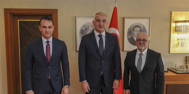 Bakan Ersoy yeni atanan genel müdürlerle bir araya geldi