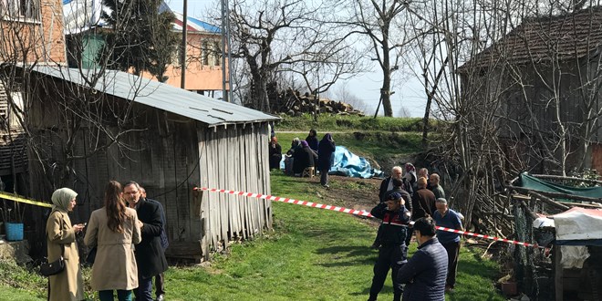 Sakarya'da boşanma aşamasındaki karısını silahla öldüren kişi intihar etti