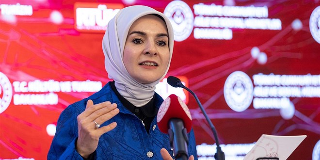 Bakan Göktaş: Kadınları daha çok başarı hikayeleriyle görmek istiyoruz