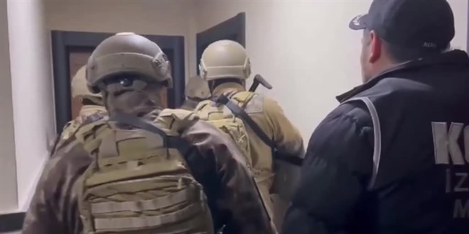 İzmir'de suç örgütü ve kaçakçılara operasyon: 20 gözaltı