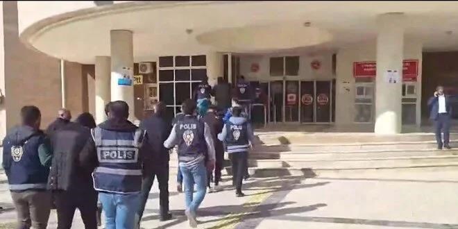 Kendilerini polis, savcı ve hakim olarak tanıtanlara tutuklama