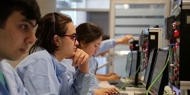 Meslek edindirme programlarından geçen yıl 11,5 milyon kişi yararlandı