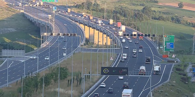 Otoyollardan sorumlu trafik kuruluşlarını İçişleri Bakanı belirleyecek