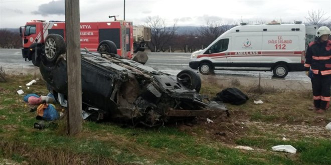 Malatya'da otomobil şarampole devrildi: 1 ölü, 3 yaralı