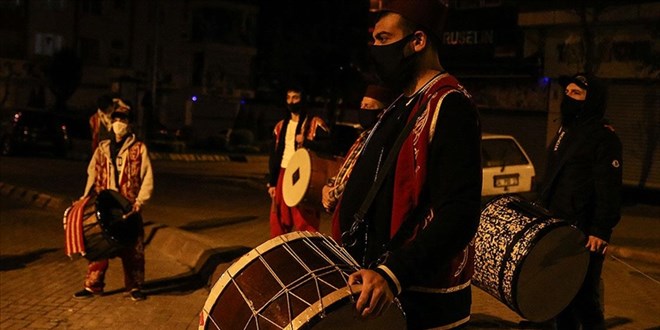 İstanbulluları sahura 3 bin 350 davulcu kaldıracak