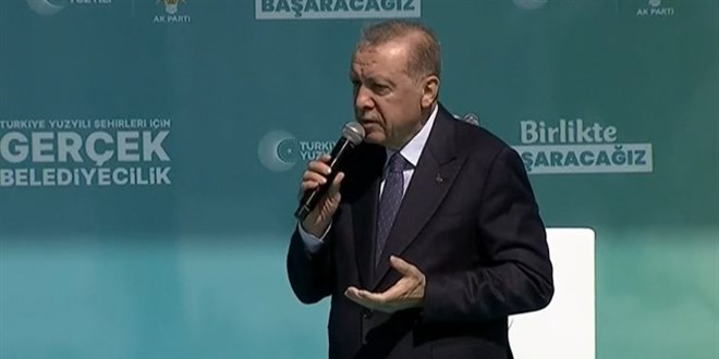 Erdoğan: Sabah erken kalkan Özgür efendiden rol çalıyor
