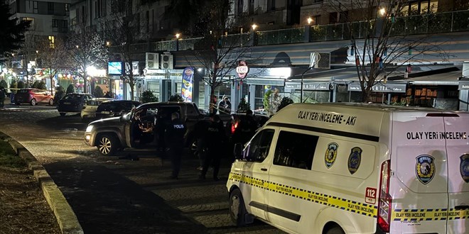 Beylikdüzü'nde silahla vurulan 2 kişiden biri öldü, diğeri ağır yaralandı