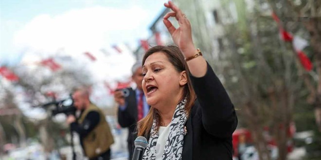 Burcu Köksal: O müteahhit istedi diye partiden gitmem