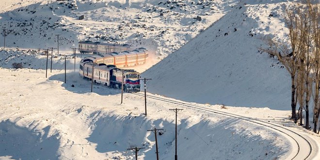 Bakan Uralolu: Turistik Dou Ekspresi ile 11 bin 611 yolcu seyahat etti