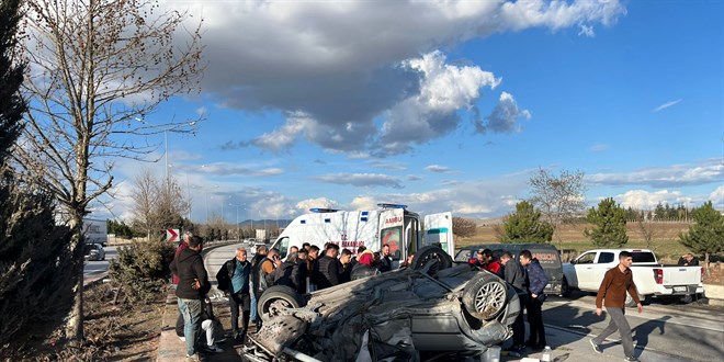 Afyonkarahisar'da devrilen otomobilin sürücüsü öldü
