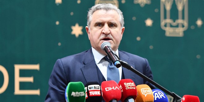 Bakan Bak: Hedefimiz altın madalyalar ve kürsüde yer almak