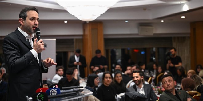 Bakan Bayraktar: Türkiye 30 yılda karbon emisyonlarını nötr hale getirecek