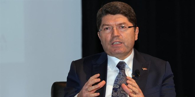 Bakan Tun: Darbecilerin yapt bir anayasayla yryemeyiz