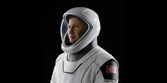 İlk Türk astronot Alper Gezeravcı uzaydan çektiği İzmir'i paylaştı