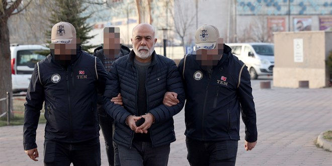 FETÖ firarisi eski Vali Ahmet Pek yakalandı