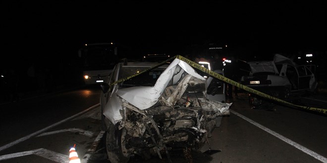 Antalya'da zincirleme trafik kazasında 3 kişi hayatını kaybetti