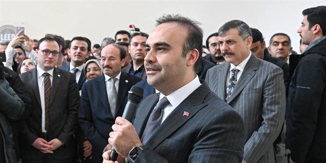 Bakan Kacır: Uydularını kendi geliştirebilen 11 ülkeden biri olacağız
