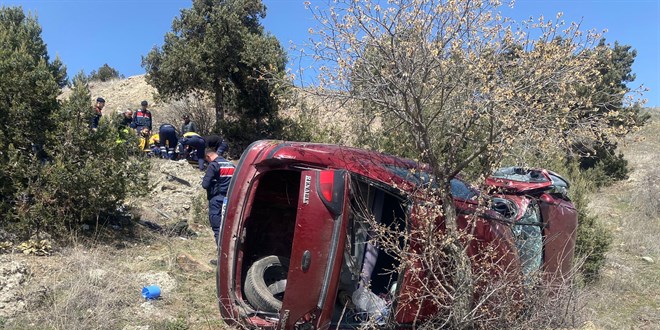 Tokat'ta otomobilin devrilmesi sonucu src ld, ei yaraland