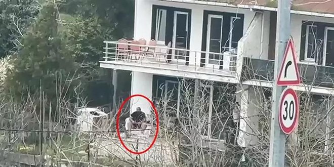 Telefon dolandırıcısı sahte polisler kaldıkları villada yakalandı