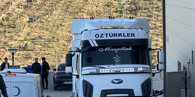 Yakıt tankerinde 2'si ölü 52 düzensiz göçmen bulundu
