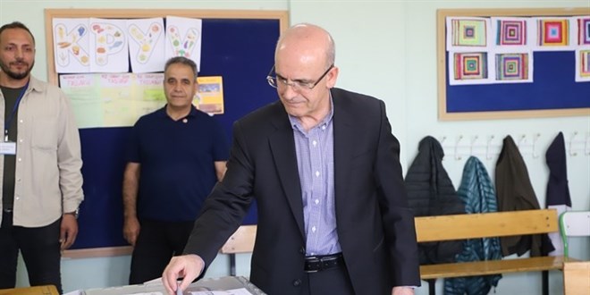 Hazine ve Maliye Bakanı Mehmet Şimşek oyunu kullandı
