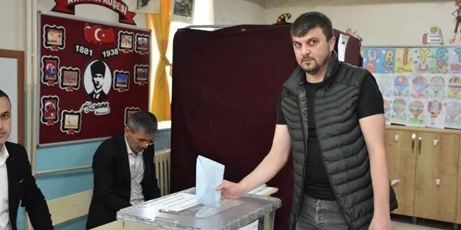Görme engelli vatandaş, özel pusula ile oyunu kullandı