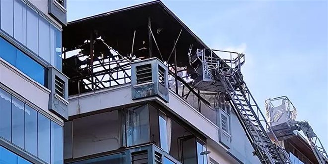 Ankara'da 7 katlı binanın terasında yangın