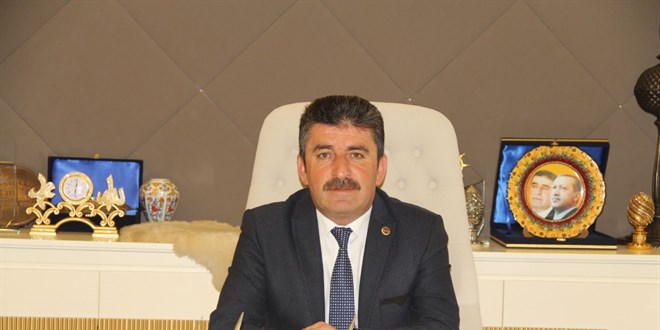 Yeğenini 73 oy farkla geçerek başkan oldu