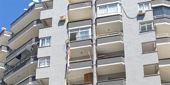 Adana'da balkona inmeye çalışırken düşen hırsızlık şüphelisi öldü