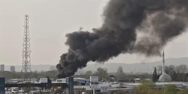 Bursa'da yangın: Otobüsler alev alev yandı