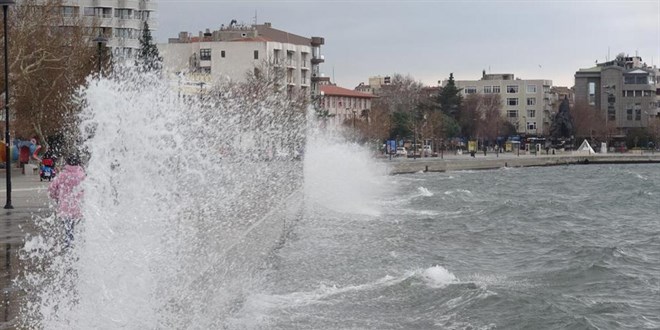 Meteoroloji'den Doğu Karadeniz için fırtına uyarısı