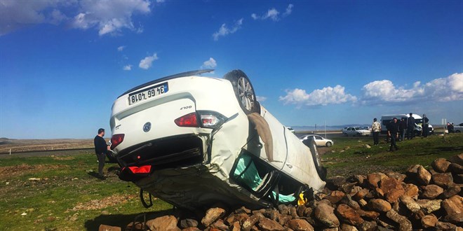 Şanlıurfa'da şarampole devrilen otomobildeki 1 kişi öldü, 3 kişi yaralandı