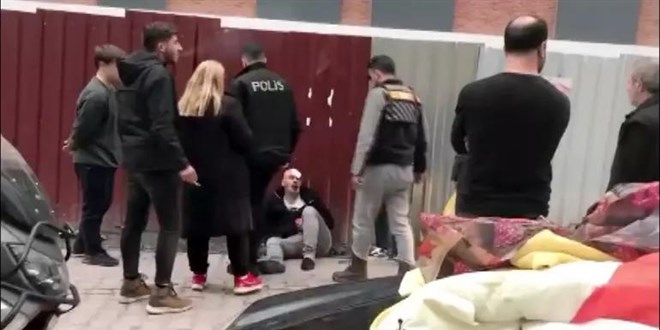 Avcılar'da sahte dövizle alışveriş yapan şüpheliyi esnaf yakaladı