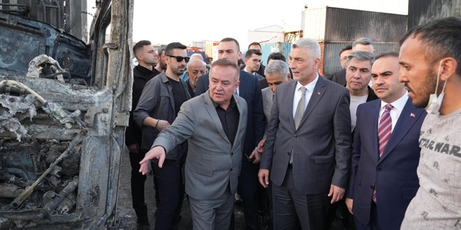 Bakanlar Kacır ve Bolat Ankara'daki yangın sahasını ziyaret etti
