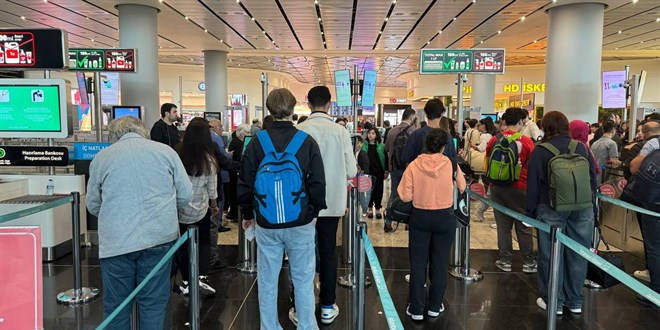 İstanbul Havalimanı'ndan dün 222 bin yolcu seyahat etti
