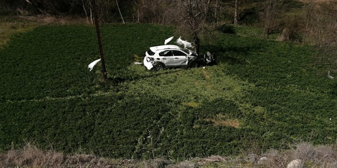 Bursa'da tarlaya devrilen otomobildeki 1 kişi öldü, 4 kişi yaralandı