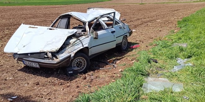 Diyarbakır'da otomobil şarampole yuvarlandı: 6'sı çocuk 9 yaralı