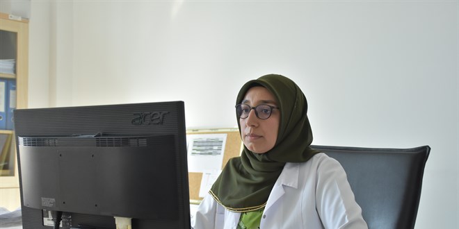 Kanseri yenen Meryem hemşire aynı hastalıkla mücadele edenlere moral oluyor
