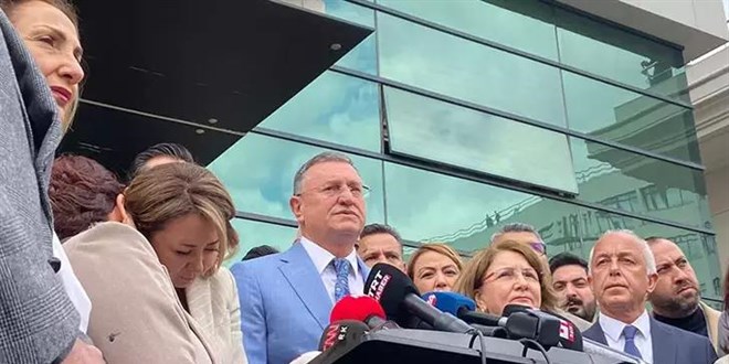 Lütfü Savaş'tan YSK önünde açıklama: Seçim oldubittiye getiriliyor