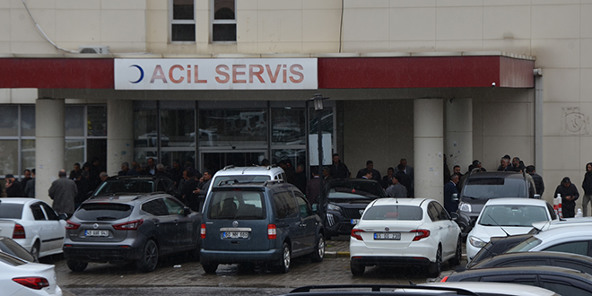 Köy muhtarı, husumetli olduğu baba ve oğullarının saldırısında öldü